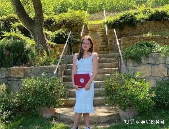 Sống trong gia đình bố mẹ ly hôn, hai con gái nhà tỷ phú đã lớn lên thế nào, cách giáo dục của người mẹ thực sự đáng để phụ huynh học hỏi - Ảnh 4.