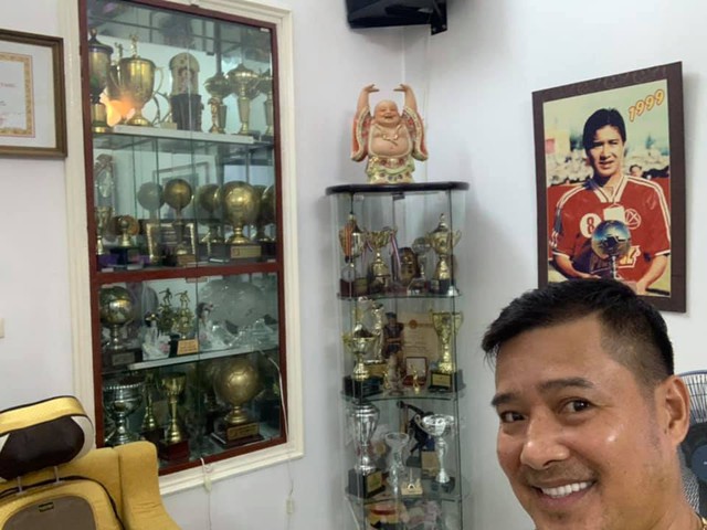 Huyền thoại Nguyễn Hồng Sơn nhận là tỷ phú với gia tài có 1-0-2 của bóng đá Việt - Ảnh 3.