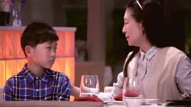 4 kiểu mẹ có thể khiến cuộc đời con chông chênh - Ảnh 2.