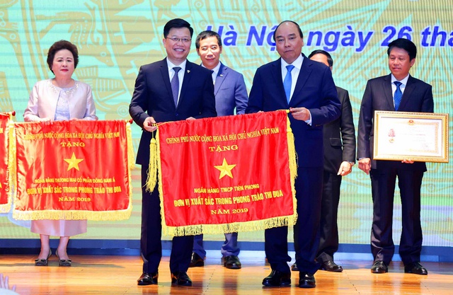 TPBank vinh dự đón nhận cờ thi đua của Chính phủ - Ảnh 2.