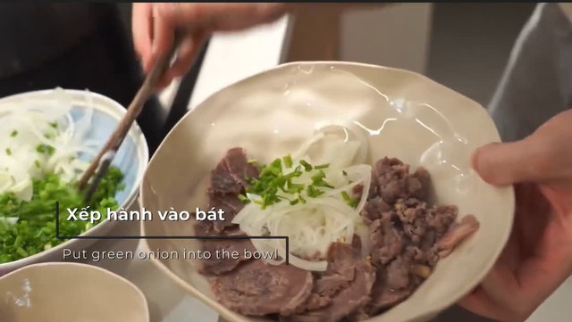 Du khách Thuỵ Sỹ đã có hơn 3 năm gắn bó tại Việt Nam, bật mí về những món ăn Việt Nam làm nức lòng du khách quốc tế - Ảnh 2.