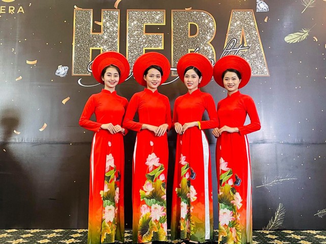 Một nghề yêu cầu phải có ngoại hình đẹp mới làm được, thu nhập hấp dẫn nhưng vẫn bị nhiều người chê vì lý do này - Ảnh 1.
