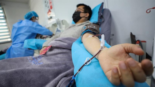 Hiện tượng bí ẩn đáng lo ngại của những bệnh nhân sau khi điều trị khỏi Covid-19 - Ảnh 4.