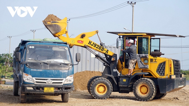 Thao túng giá cát ở Quảng Nam: DN phải trả tiền mặt với giá cắt cổ, không hoá đơn - Ảnh 4.