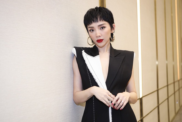 Chuyện tình ngưỡng mộ của cặp đôi Tóc Tiên - Hoàng Touliver giữa một showbiz ồn ào: Không quá ngôn tình, thật kín tiếng nhưng bình dị và thân thương! - Ảnh 4.