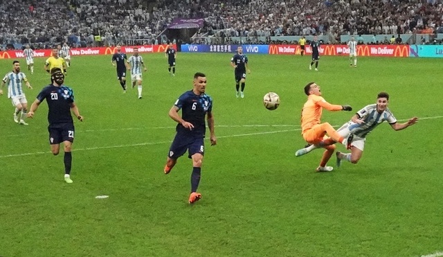 Tranh cãi về quả penalty của Argentina tại bán kết World Cup 2022 - Ảnh 5.