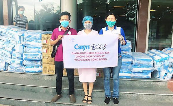 Diana Unicharm sát cánh cùng đội ngũ y tế tuyến đầu chăm sóc bệnh nhân Covid-19 - Ảnh 2.