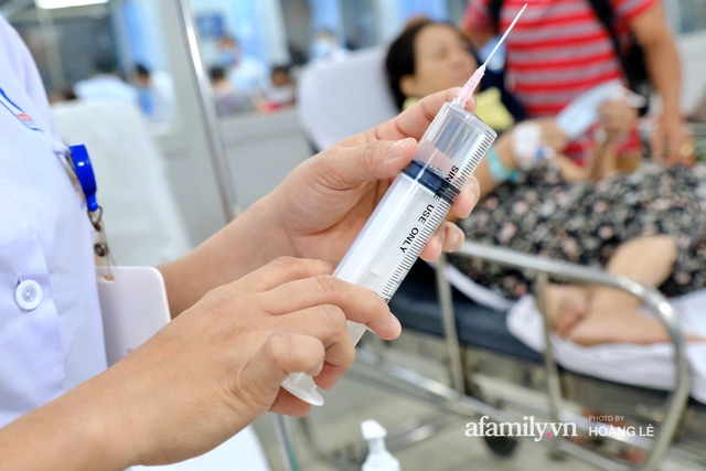 Nữ bác sĩ 4 mùa trực cấp cứu Tết và những câu chuyện đủ dư vị cảm xúc nghẹn ngào, sợ hãi lẫn đắng cay... - Ảnh 3.
