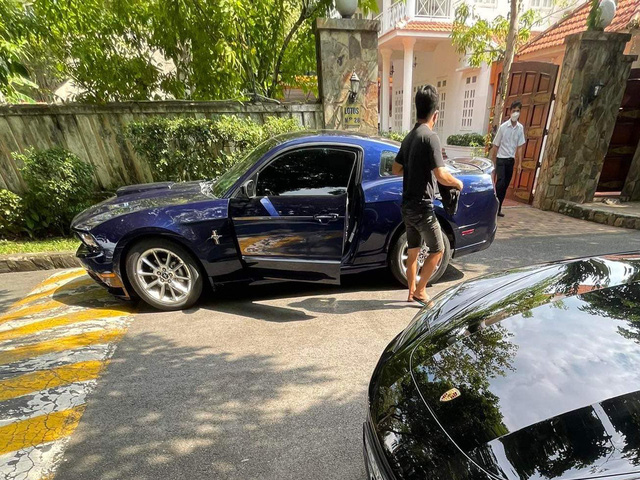 Đại gia cà phê Đặng Lê Nguyên Vũ sắm Ford Mustang 11 năm tuổi nhưng được giữ mới đến ngỡ ngàng - Ảnh 1.