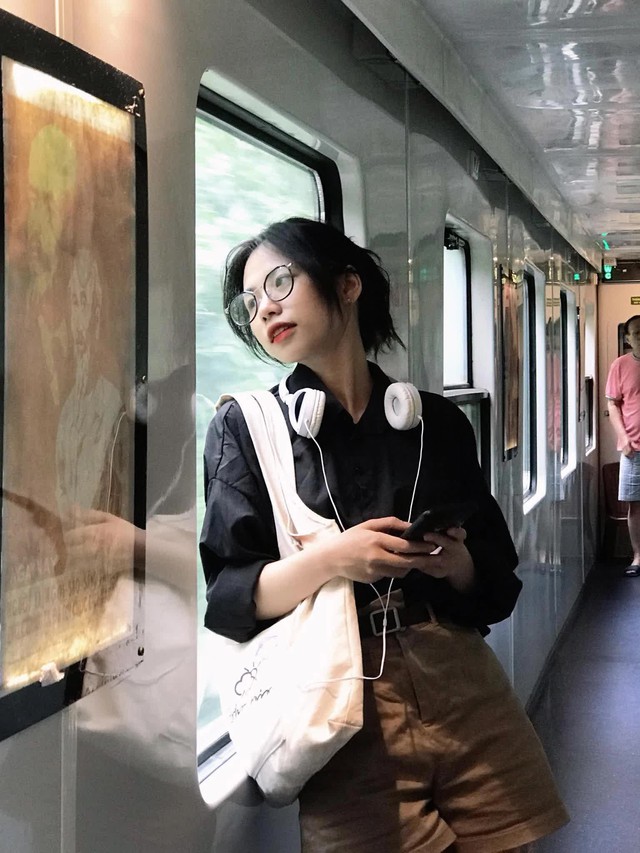 Cô giáo gây sốt TikTok khi khoe style đi dạy triệu view: Cả tuần không mặc trùng bộ nào, lại còn rất xinh! - Ảnh 11.