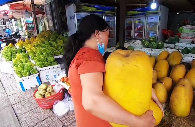 Dân mạng xôn xao loại bưởi lạ to như quả bí khổng lồ, ăn được từ vỏ đến ruột với giá lên tới 100k/kg!? - Ảnh 3.