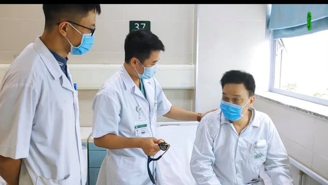  7 ngày cân não, 3 bệnh viện chung tay giúp bệnh nhân tưởng đã chết tại chỗ vượt cửa tử - Ảnh 2.