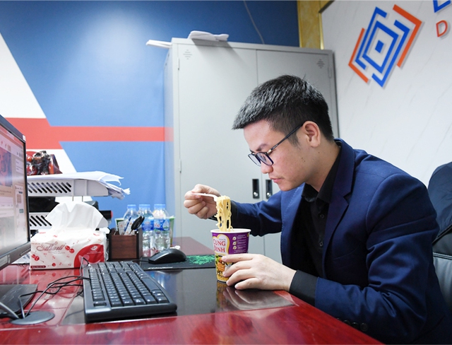 Bỏ đại học danh tiếng làm công nhân, thợ làm cây cảnh...và hành trình từ nhân viên môi giới được mệnh danh “thánh vợt” đến CEO công ty BĐS uy tín - Ảnh 9.