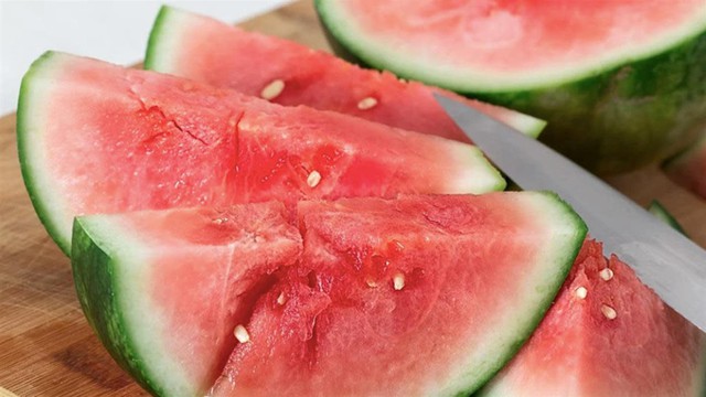 Cả gia đình nguy kịch vì ăn 1 loại quả để qua đêm, cảnh báo thêm 3 loại quả không nên bảo quản trong tủ lạnh - Ảnh 2.