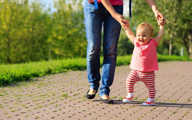 7 lỗi sai kinh điển khi nuôi dạy trẻ: Đừng quên yêu thương cũng phải đúng cách, làm cha mẹ vẫn phải học để không hối hận về sau - Ảnh 2.