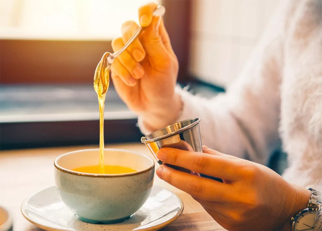  Ăn một thìa mật ong trộn vừng vào buổi sáng, cơ thể sẽ cám ơn vì giúp ngăn ngừa được 6 vấn đề, cái thứ 5 phụ nữ rất cần - Ảnh 2.