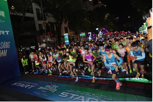 Giải chạy Quốc tế VPBank Hanoi Marathon 2022: cuộc đua bứt tốc ngoạn mục - Ảnh 3.