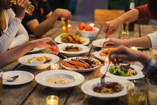  Chuyên gia dinh dưỡng “vạch mặt” 4 khung giờ dễ tăng cân nhất trong ngày, muốn có dáng xinh phải biết kiểm soát mồm miệng - Ảnh 4.
