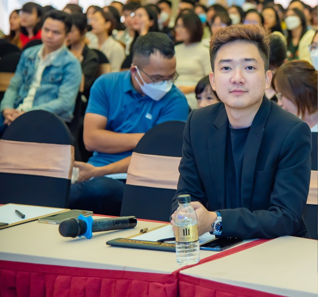 Biti’s, giày Thượng Đình “sống dậy" nhờ KOLs, Dược phẩm Hoa Linh vướng tranh cãi trái chiều vì “yêu chiến thần”: Bài học truyền thông khôn ngoan dành cho các nhãn hàng là gì? - Ảnh 8.