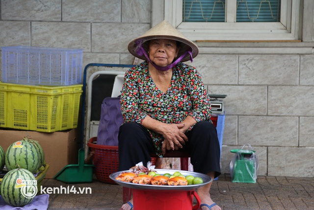 Mâm cua dì Ba ở Sài Gòn từng nổi tiếng khắp mạng xã hội, lên báo nước ngoài hiện giờ ra sao? - Ảnh 7.