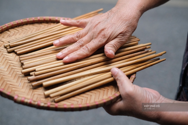 Quán bún ốc nguội 30 năm tuổi: Không phủ nhận tiếngkiêu nhất Hà Nội, khách có tiền chưa chắc đã được ăn - Ảnh 8.