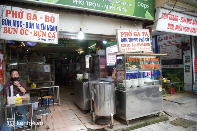 Cuộc hội ngộ với quán xá lớn nhất năm của người Hà Nội: Nơi tấp nập, nơi vẫn “đóng cửa then cài” khiến khách mừng hụt - Ảnh 6.