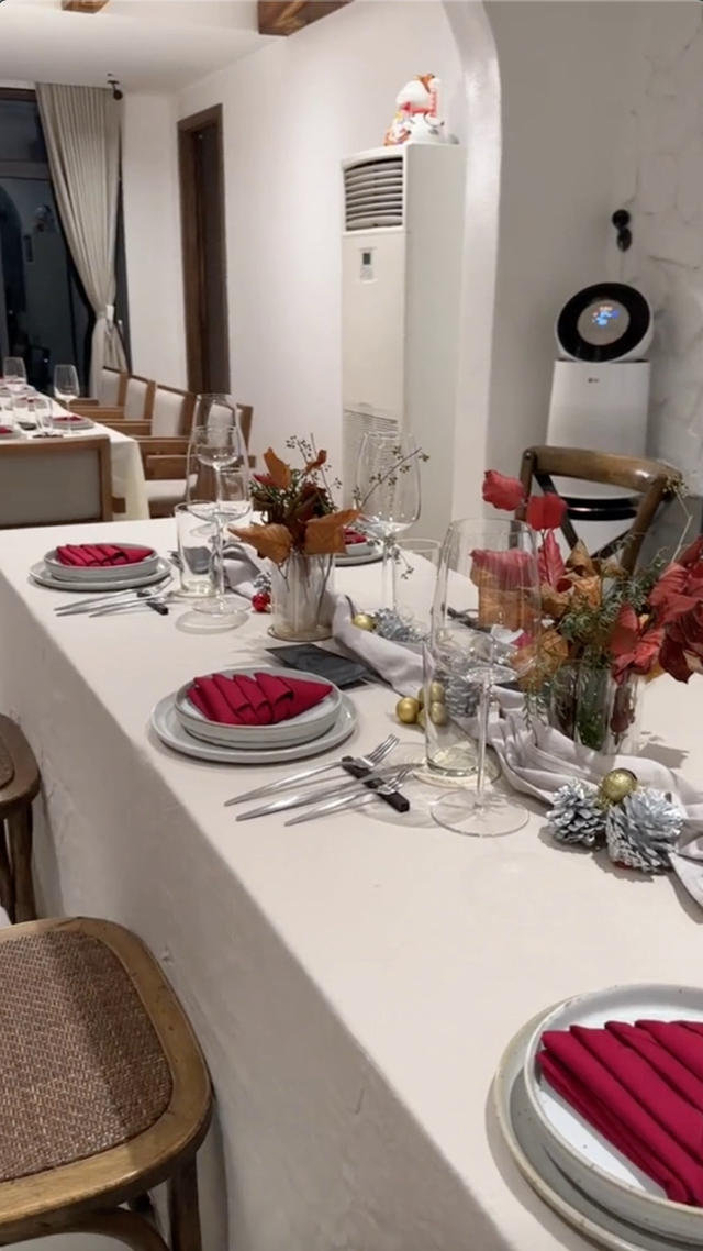  Đẳng cấp dâu hào môn: Ca nương Kiều Anh bê cả nhà hàng fine dining quý tộc về nhà khiến ai cũng ghen tị - Ảnh 5.