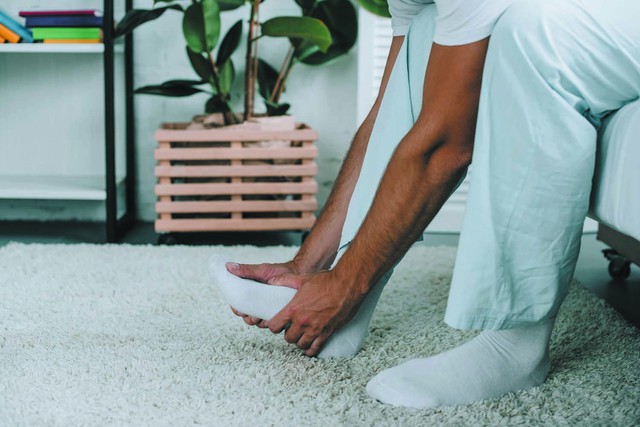 Đêm đang ngủ bỗng bị chuột rút: Cẩn trọng vì đây là cảnh báo của một cuộc khủng hoảng sức khỏe - Ảnh 1.