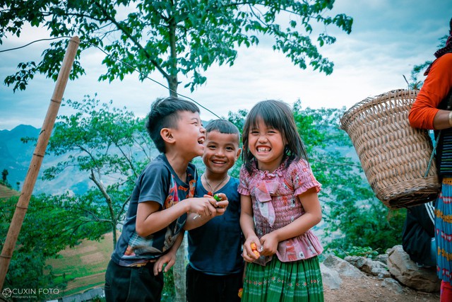 Ngắm vẻ đẹp mộc mạc, giản dị và thuần khiết của trẻ em vùng cao - Ảnh 4.