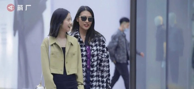 Nghề dọn dẹp cao cấp thu nhập khủng: Bí quyết giúp tủ quần áo của giới nhà giàu xứng tầm với đồ hiệu - Ảnh 1.