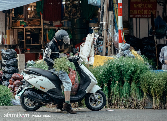 Ngày cuối năm bình yên trong ngõ chợ Thanh Hà - ngôi chợ lâu đời nhất phố cổ được giới nhà giàu chuộng mua vì toàn đồ chất lượng tươi ngon - Ảnh 28.