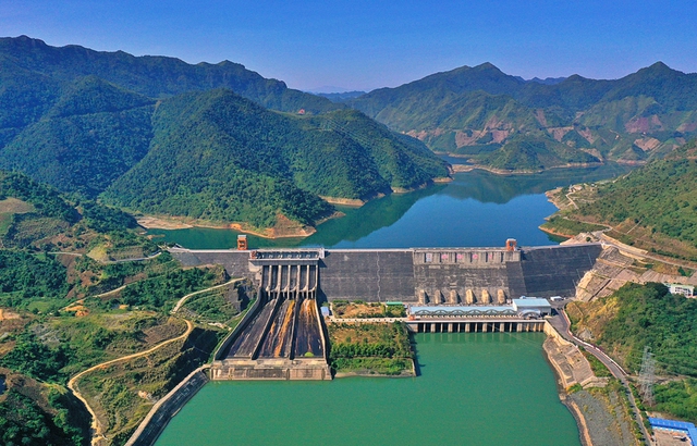 Việt Nam 2010-2020: Thập kỷ đầy tự hào khép lại bằng một năm nhiều mất mát nhưng giúp khơi dậy tinh thần đoàn kết dân tộc và sự biết ơn! - Ảnh 4.