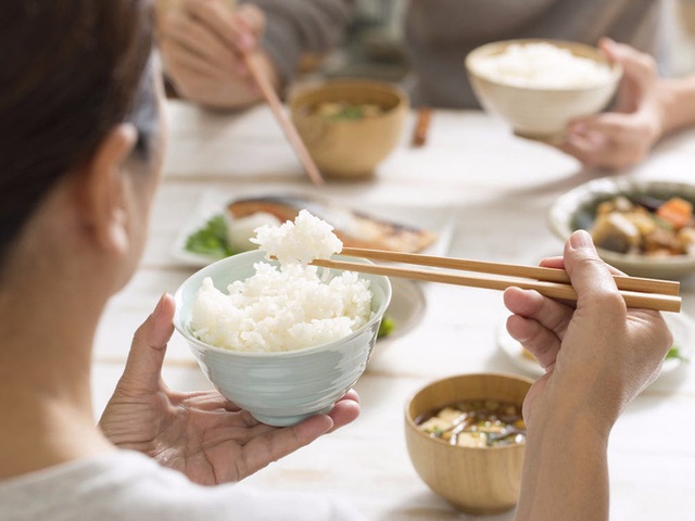  Đây là lý do khiến các chuyên gia khuyến khích mọi người sử dụng gạo lứt thay cho gạo trắng - Ảnh 4.