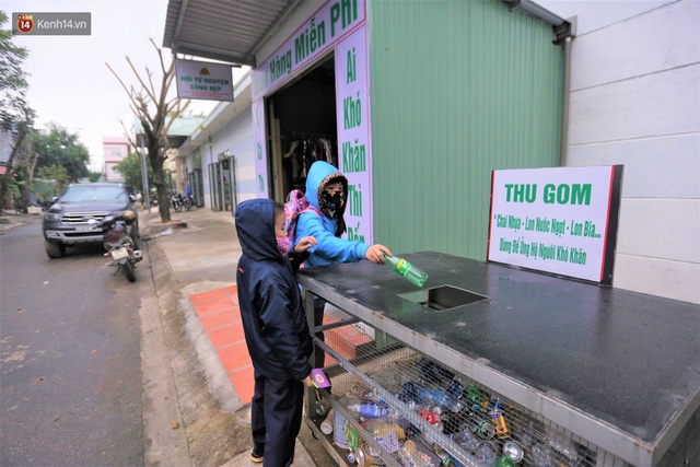  Gian hàng 0 đồng không người trông coi, ai cần gì cứ lấy: Cảm ơn những người Đà Nẵng tử tế! - Ảnh 4.