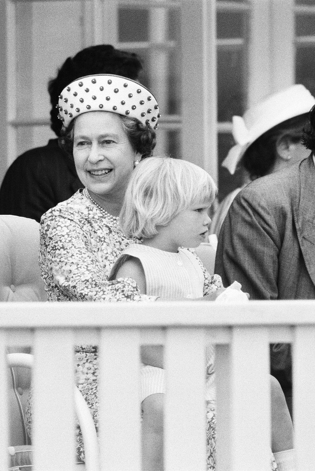 Nữ hoàng Elizabeth II: Từ công chúa sinh ra trong nhung lụa trở thành người phụ nữ quyền lực truyền cảm hứng cho hàng triệu trái tim - Ảnh 33.