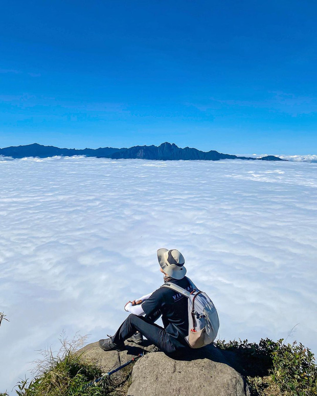 Dân mạng truy lùng địa điểm săn mây đẹp bậc nhất Việt Nam: Xem ảnh mà ngỡ “tiên cảnh” giữa đời thực, không phải ai cũng được check-in - Ảnh 3.