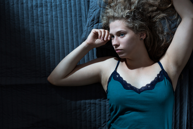 Phụ nữ tỉnh giấc vào ban đêm có nguy cơ chết trẻ cao gấp đôi, làm theo các cách này có thể giảm nguy cơ - Ảnh 1.