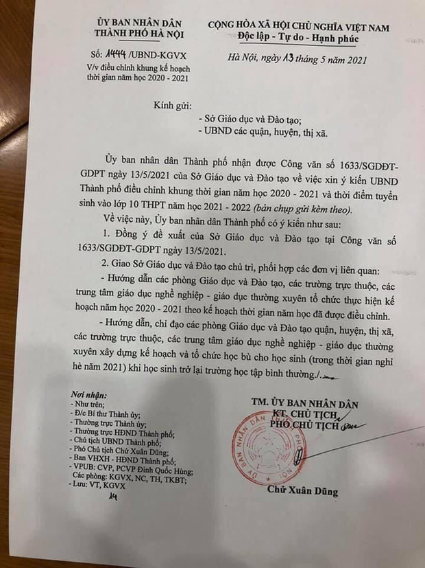 Hà Nội cho nghỉ hè sớm chờ đến trường mới kiểm tra học kỳ, phụ huynh người lo ngay ngáy vì sợ kiến thức con “rơi vãi”, người phấn khởi vì “mong nghỉ từ lâu” - Ảnh 1.