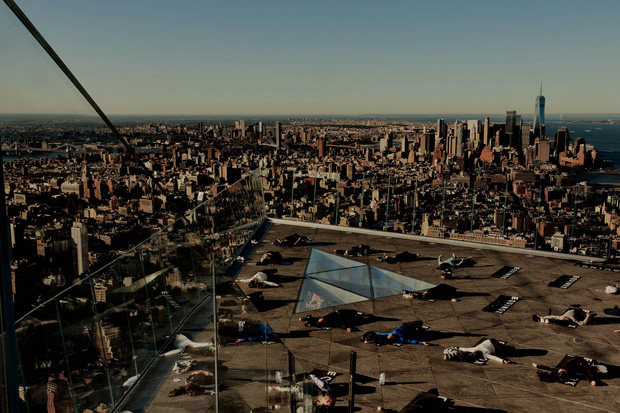 Thế giới trở mình thức giấc nhờ vaccine: Cuộc sống đang trở về với những quốc gia đã tiêm chủng thành công, từng bước tiến vào thời kỳ hậu Covid - Ảnh 10.