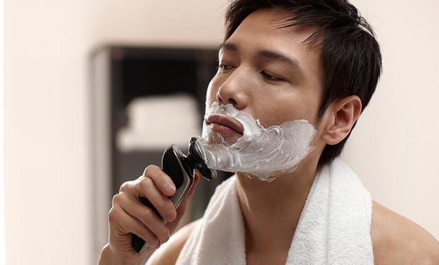 2 thời điểm nam giới không nên cạo râu, nếu không càng cạo râu càng mọc nhanh, thậm chí có thể gây nhiễm trùng, lở loét da mặt - Ảnh 2.