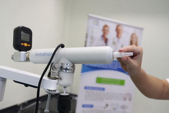 Tin vui: Việt Nam sắp có máy xét nghiệm Covid-19 qua hơi thở, không cần chọc mũi họng và cho kết quả nhanh sau chưa đầy 1 phút - Ảnh 1.