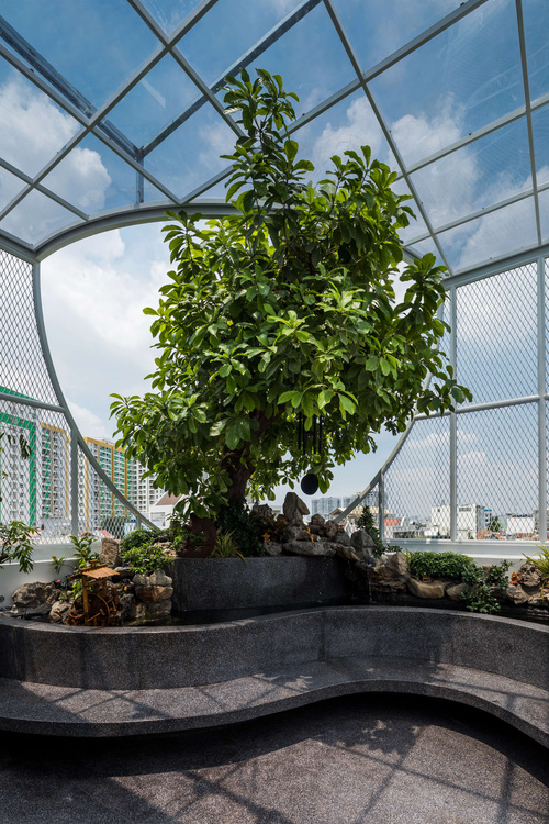 Ngôi nhà cắt khoét siêu art chiếm spotlight cả khu phố: Design bên trong xịn không kém, sân thượng chill như quán cafe - Ảnh 18.