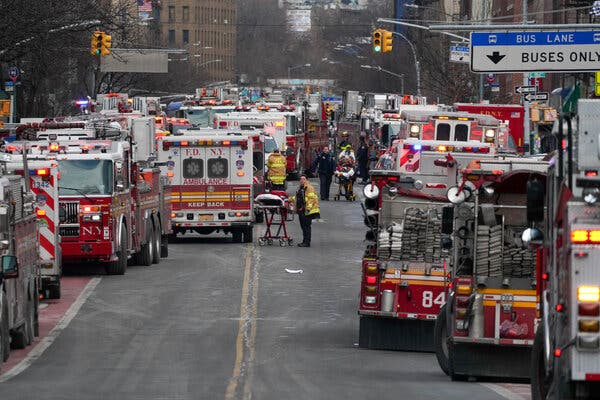 Cháy chung cư lớn nhất lịch sử New York, ít nhất 19 người thiệt mạng, 60 người bị thương - Ảnh 4.