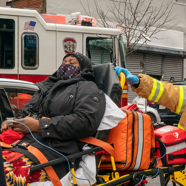 Cháy chung cư lớn nhất lịch sử New York, ít nhất 19 người thiệt mạng, 60 người bị thương - Ảnh 3.