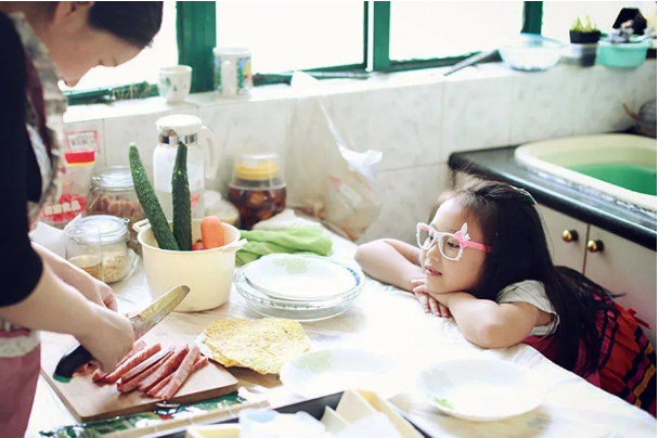 Thiếu nữ 19 tuổi suýt chết vì chế độ ăn uống sai lầm mà nhiều người trẻ mắc phải: Bác sĩ cảnh báo Nếu còn ăn uống như thế này thì vẫn phải nhập viện dài dài, ảnh hưởng nghiêm trọng đến tính mạng - Ảnh 2.