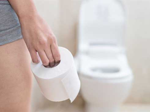 6 thói quen xấu khi đi vệ sinh khiến cơ thể ốm yếu, bệnh ‘đeo bám’: Chuyên gia phân tích - Ảnh 1.