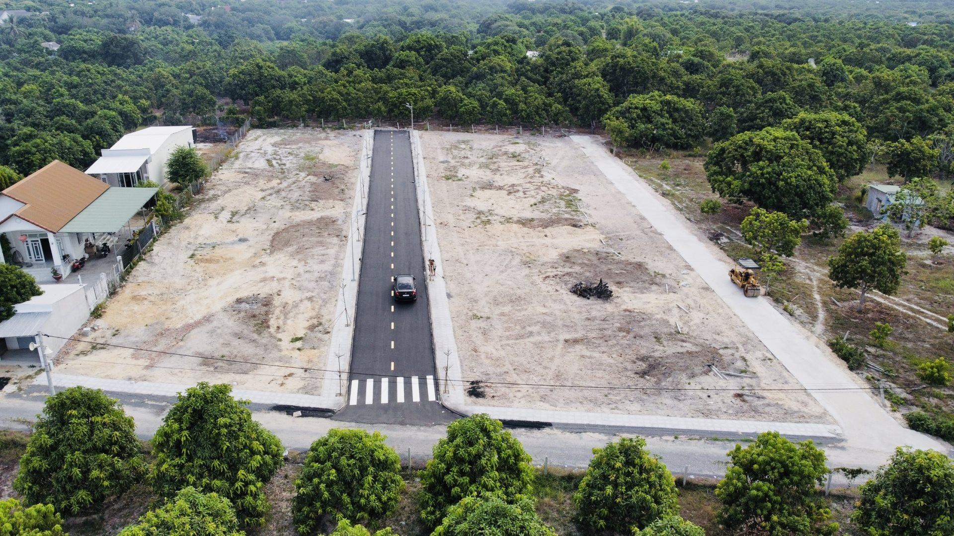 Gần 2.400 thửa đất liên quan "hiến đất làm đường" ở Cam Lâm, Khánh Hòa được giao dịch trở lại - Ảnh 1.