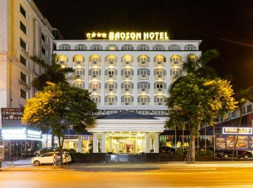 Đại gia sở hữu công viên dính lùm xùm 120.000/suất cơm chỉ có một miếng sườn: Xây khách sạn 4 sao từ gần 3 thập kỷ trước, sở hữu nhiều dự án lớn… - Ảnh 1.