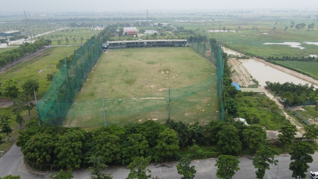 Sau công viên nước, khu đô thị Thanh Hà 'mọc' thêm sân tập golf sai quy hoạch - Ảnh 1.