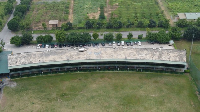 Sau công viên nước, khu đô thị Thanh Hà 'mọc' thêm sân tập golf sai quy hoạch - Ảnh 2.
